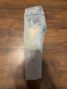 Miss Me Girls Size 12 Embellished Crop Jeans Light Wash Distressed Frayed Hem